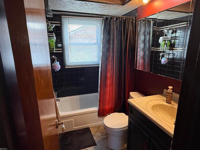 28460 Hollywood Street, Roseville, MI 48066