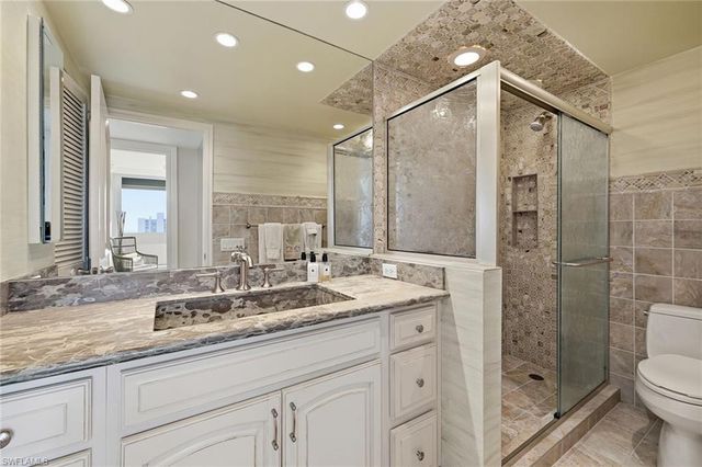 4001 Gulf Shore BLVD N # 1205, Naples, FL 34103