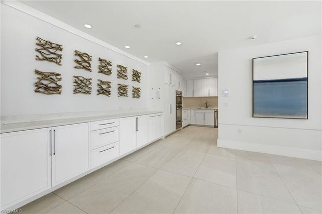 4001 Gulf Shore BLVD N # 1205, Naples, FL 34103