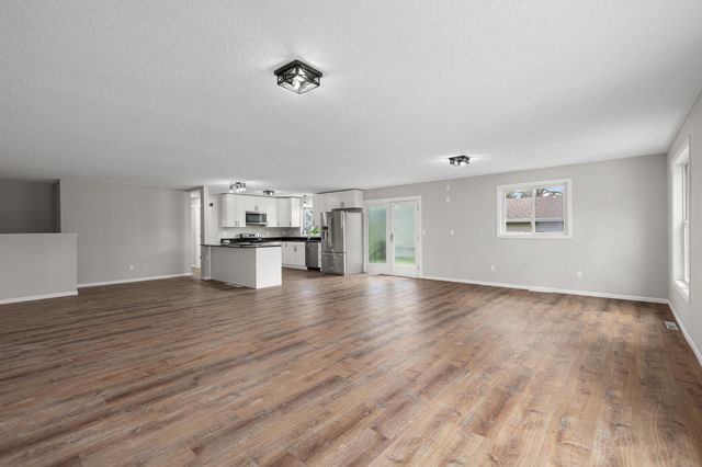 411 4th Street N, Sartell, MN 56377