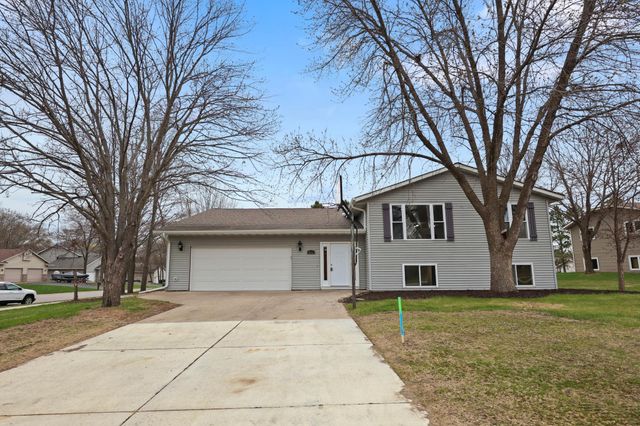 411 4th Street N, Sartell, MN 56377