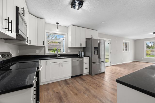 411 4th Street N, Sartell, MN 56377