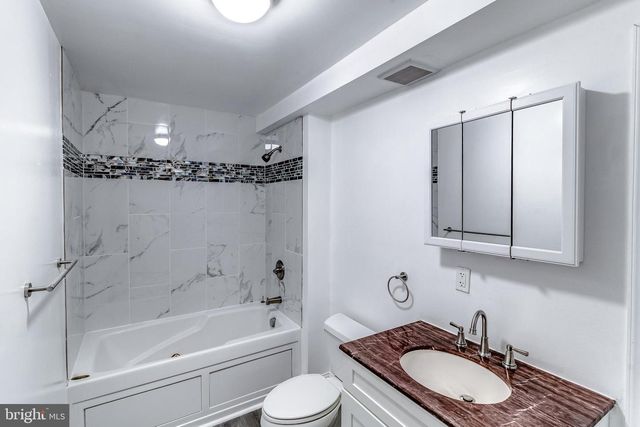 300 LORRAINE AVE, Baltimore, MD 21221