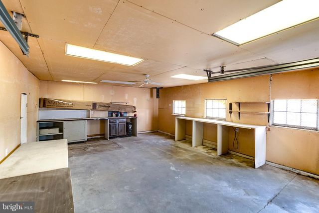 300 LORRAINE AVE, Baltimore, MD 21221