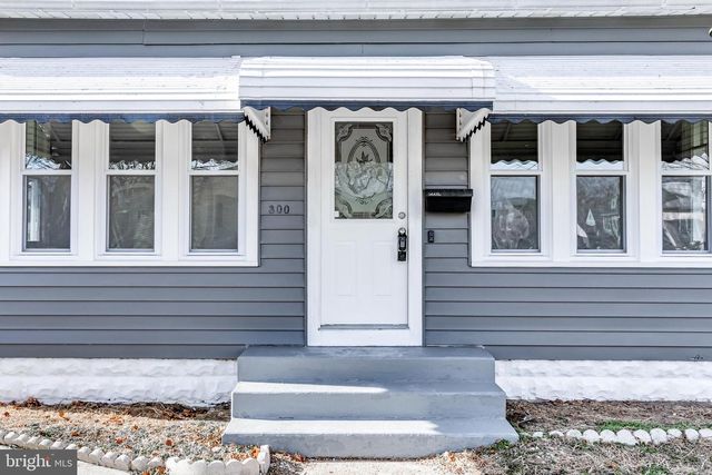 300 LORRAINE AVE, Baltimore, MD 21221