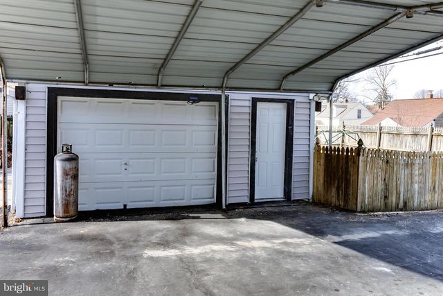 300 LORRAINE AVE, Baltimore, MD 21221