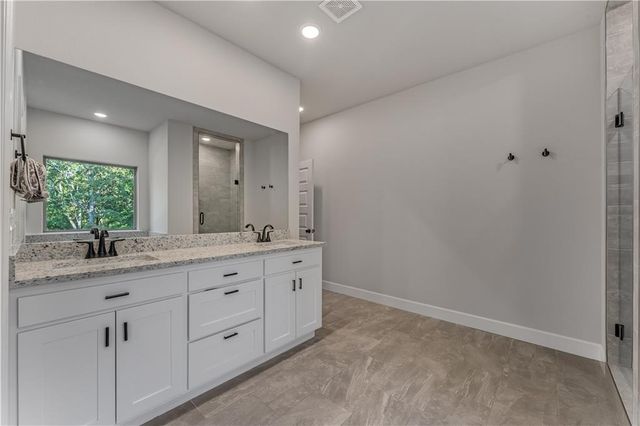 13 Hinckley Circle, Bella Vista, AR 72714