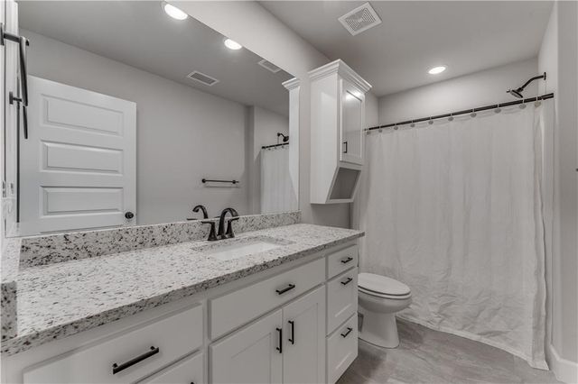 13 Hinckley Circle, Bella Vista, AR 72714