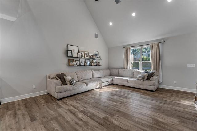 13 Hinckley Circle, Bella Vista, AR 72714