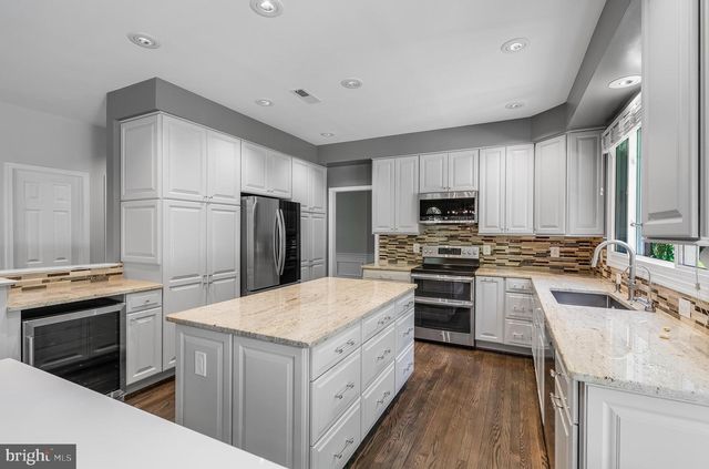 6606 OKEEFE KNOLL CT, Fairfax Station, VA 22039