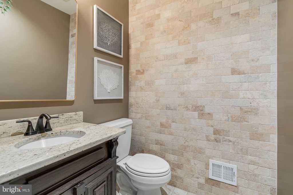 6606 OKEEFE KNOLL CT, Fairfax Station, VA 22039