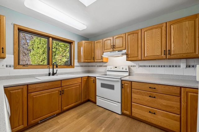 9400 402nd AVENUE, Genoa City, WI 53128