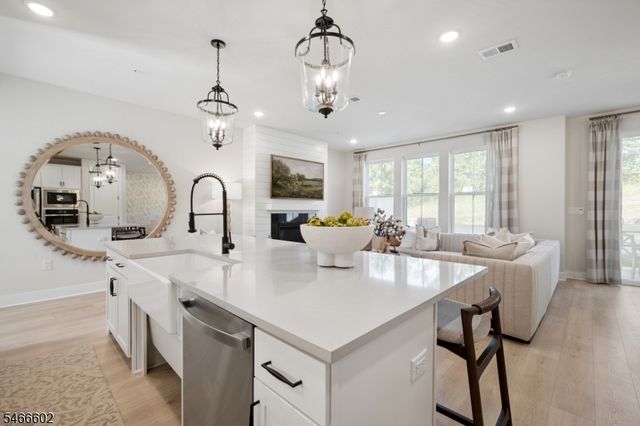 22 Wellspring 611, Wayne Twp., NJ 07470