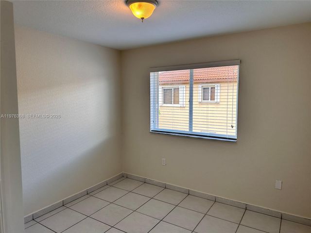 17354 NW 74th Ave 202, Hialeah, FL 33015