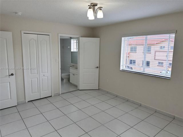 17354 NW 74th Ave 202, Hialeah, FL 33015