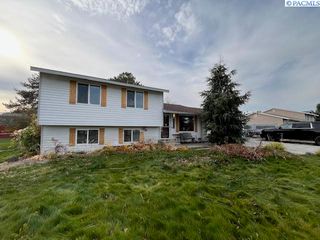 4621 Grouse Dr., West Richland, WA 99353
