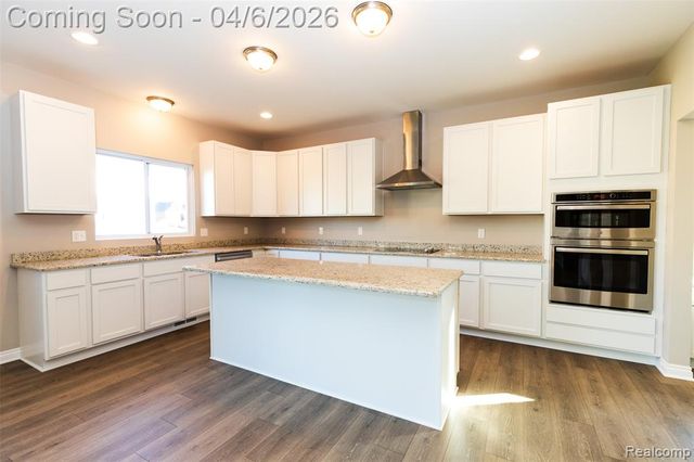 34607 John Bartley Circle, Sterling Heights, MI 48310