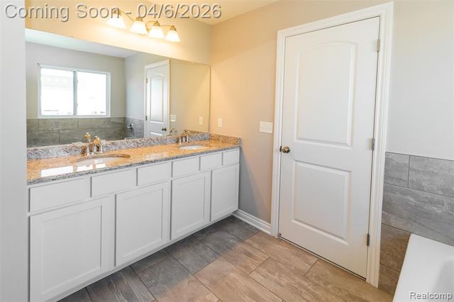 34607 John Bartley Circle, Sterling Heights, MI 48310