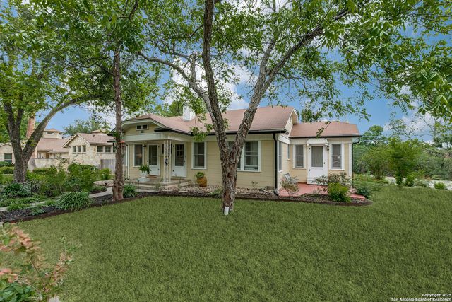 222 Redwood, San Antonio, TX 78209