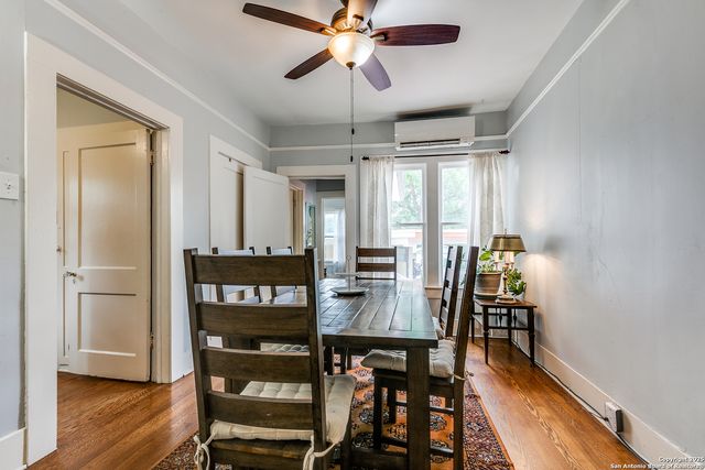 222 Redwood, San Antonio, TX 78209