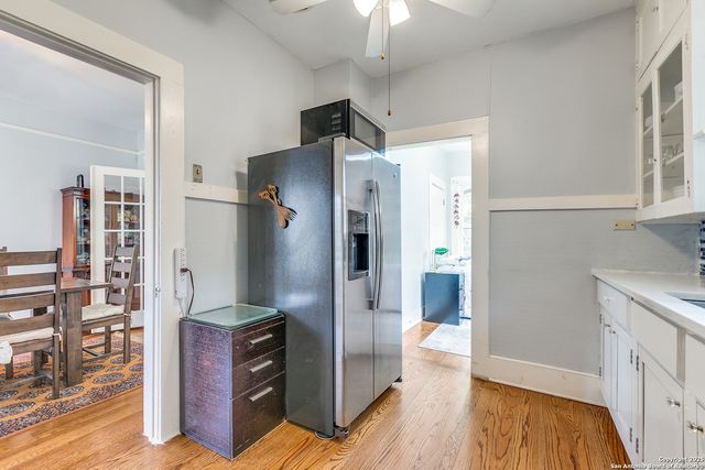 222 Redwood, San Antonio, TX 78209