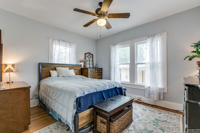 222 Redwood, San Antonio, TX 78209