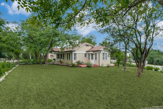 222 Redwood, San Antonio, TX 78209