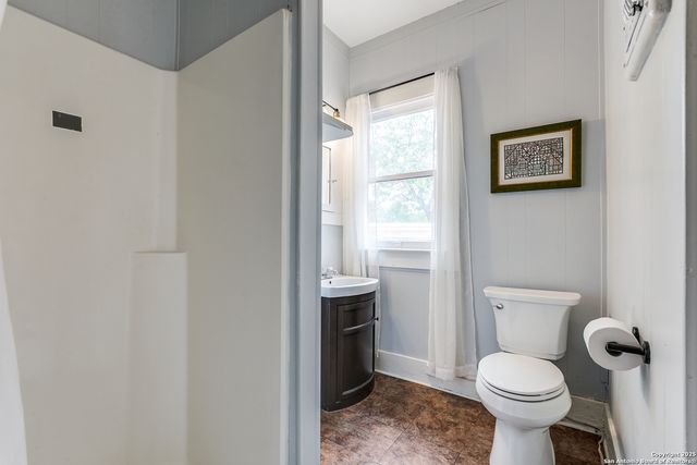 222 Redwood, San Antonio, TX 78209