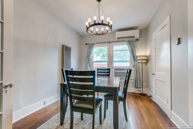 222 Redwood, San Antonio, TX 78209