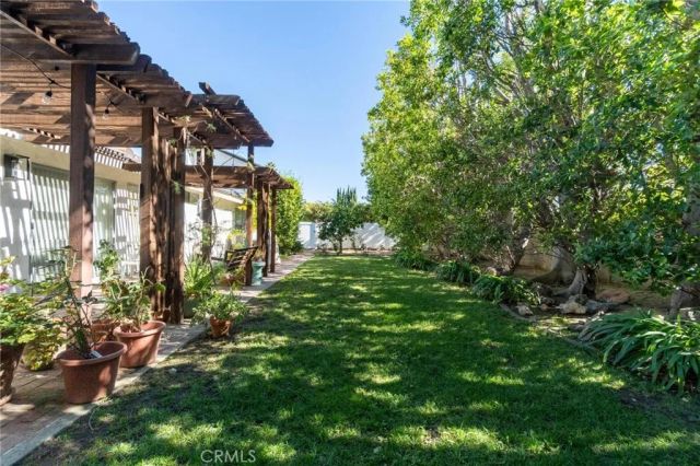 22714 Stagg, West Hills, CA 91304