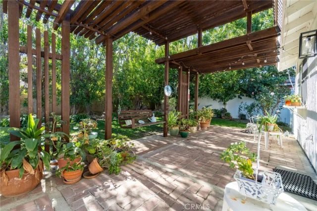 22714 Stagg, West Hills, CA 91304