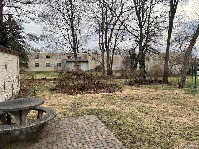 1275 University Avenue, Adrian, MI 49221