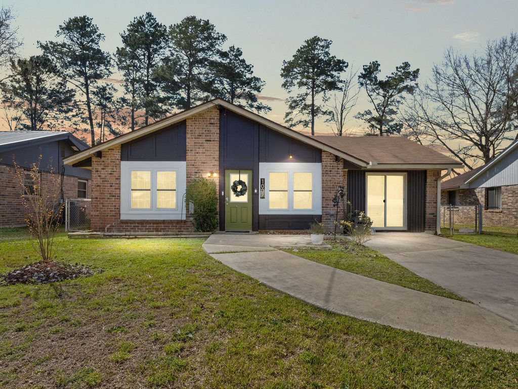 1007 W Union St, Leesville, LA 71446