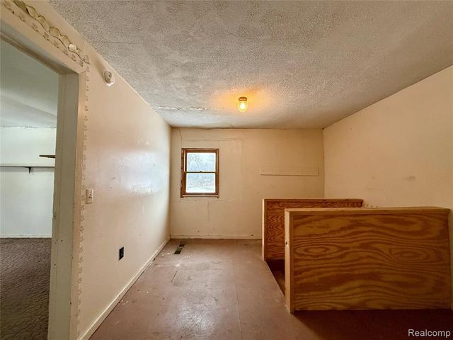 6377 E Atherton Road, Burton, MI 48519