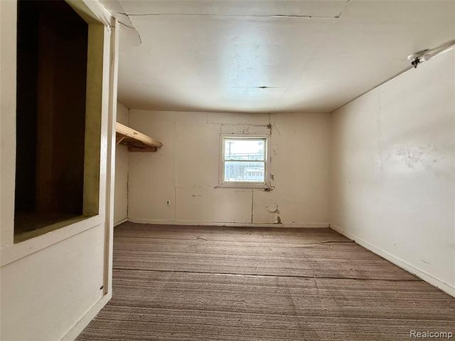 6377 E Atherton Road, Burton, MI 48519