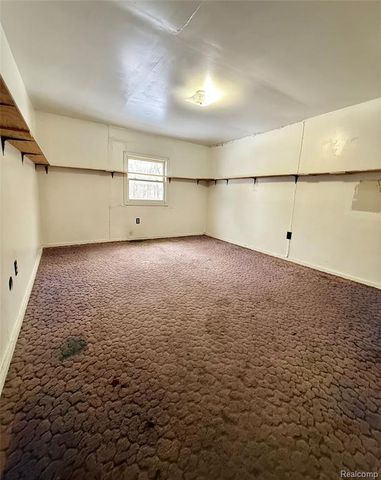 6377 E Atherton Road, Burton, MI 48519