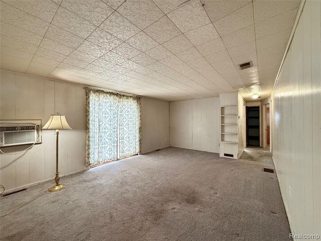 6377 E Atherton Road, Burton, MI 48519