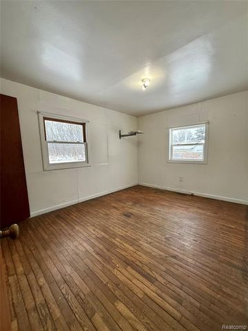 6377 E Atherton Road, Burton, MI 48519