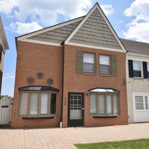 2206 Stonecroft DRIVE, Grafton, WI 53024