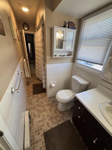 2206 Stonecroft DRIVE, Grafton, WI 53024