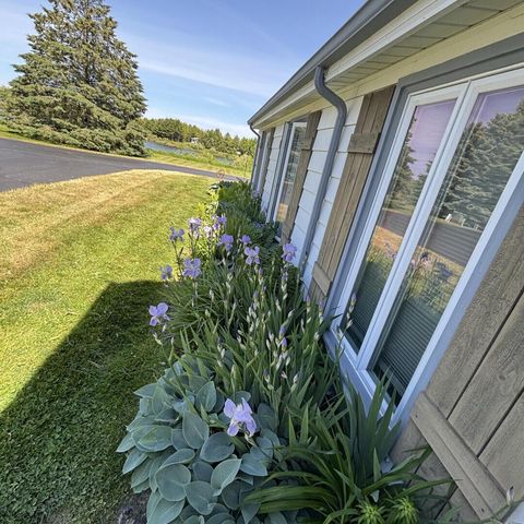 2206 Stonecroft DRIVE, Grafton, WI 53024