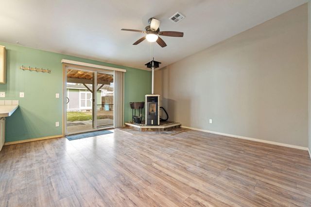 3465 Boardman Avenue, Klamath Falls, OR 97603