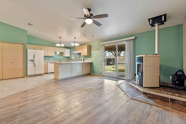 3465 Boardman Avenue, Klamath Falls, OR 97603