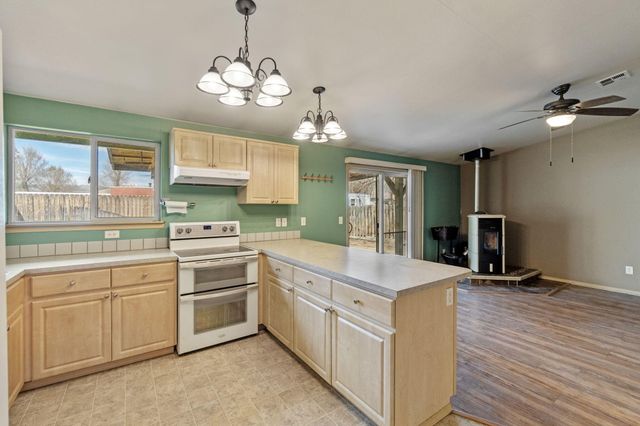 3465 Boardman Avenue, Klamath Falls, OR 97603