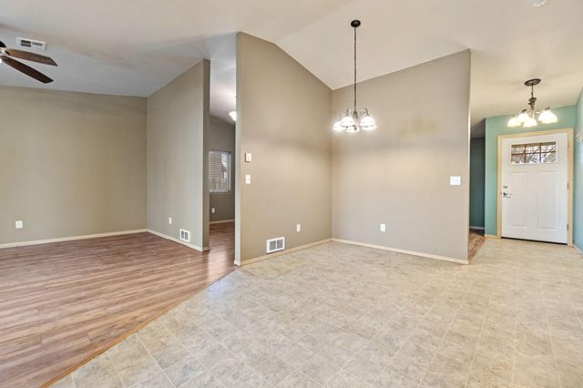 3465 Boardman Avenue, Klamath Falls, OR 97603