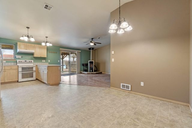 3465 Boardman Avenue, Klamath Falls, OR 97603