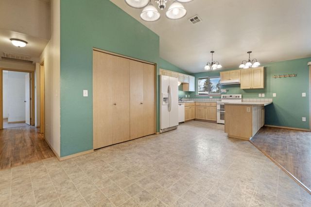 3465 Boardman Avenue, Klamath Falls, OR 97603