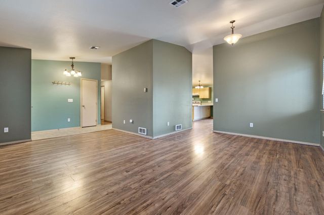 3465 Boardman Avenue, Klamath Falls, OR 97603