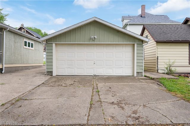 23 Curley Court SE, Massillon, OH 44646