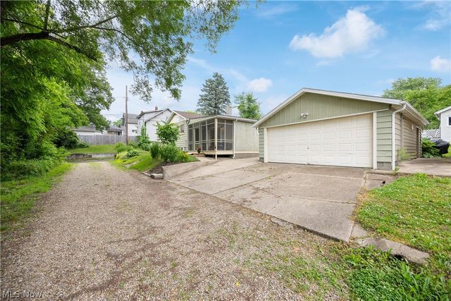 23 Curley Court SE, Massillon, OH 44646